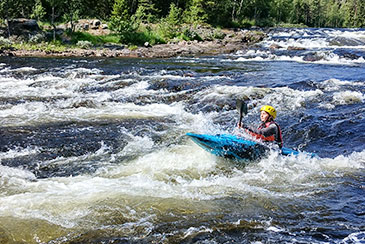 Wildwasser-Kajak für Jugendliche