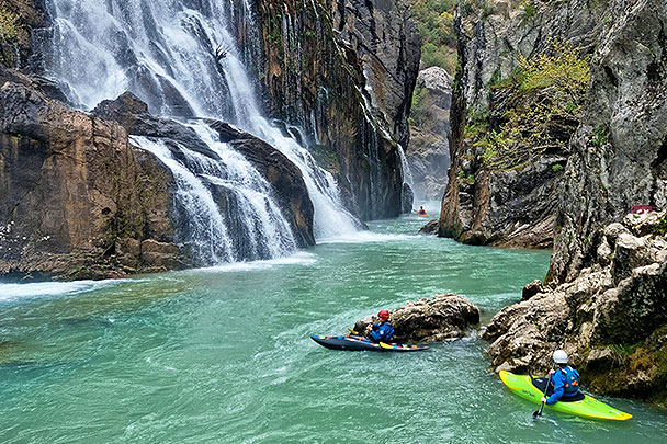 Wildwasser Kurse & Touren